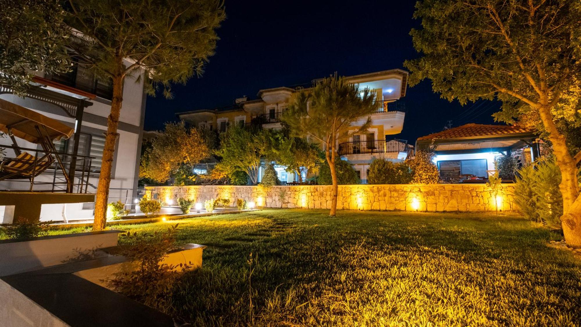 Select Cunda Guest House - Sea View Room With Private Veranda In Cunda Island Ayvalı Eksteriør billede