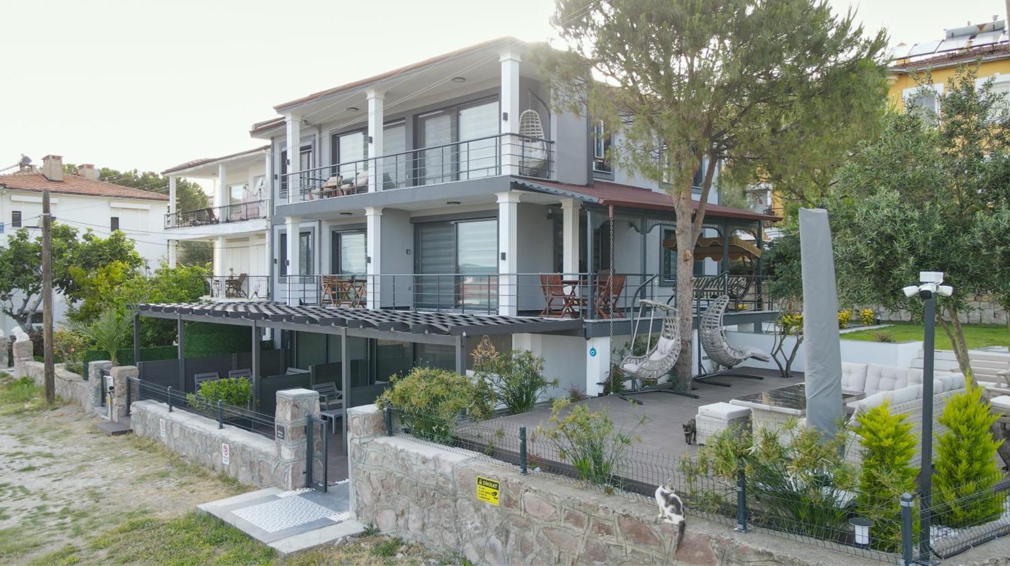 Select Cunda Guest House - Sea View Room With Private Veranda In Cunda Island Ayvalı Eksteriør billede